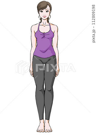 ヨガ_山のポーズ 直立姿勢をとる若い女性_キャミソール 112809198