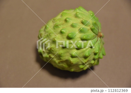 追熟前のアテモヤ 112812369