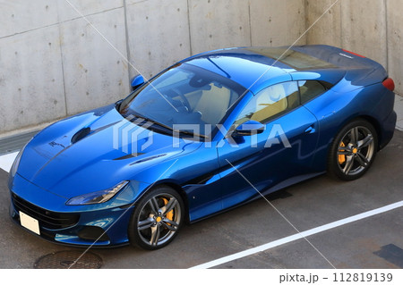 駐車場のスポーツカー イメージ 駐車場のスポーツカー イメージ 112819139
