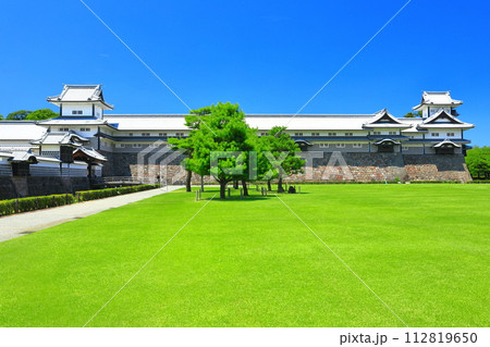 【石川県】快晴の金沢城(五十間長屋) 【石川県】快晴の金沢城(五十間長屋) 112819650