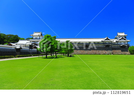 【石川県】快晴の金沢城（五十間長屋） 112819651