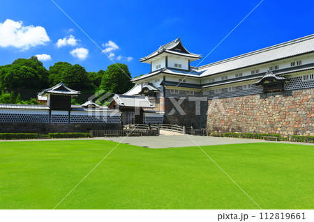 【石川県】快晴の金沢城(橋爪門続櫓) 【石川県】快晴の金沢城(橋爪門続櫓) 112819661