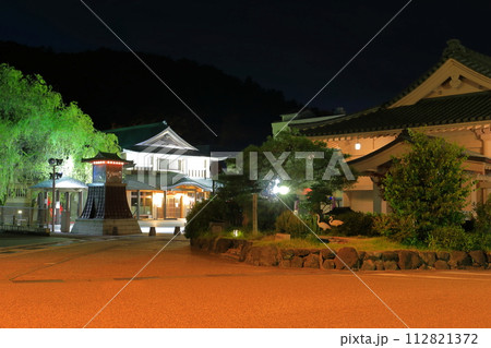 【石川県】山中温泉総湯の夜景 112821372
