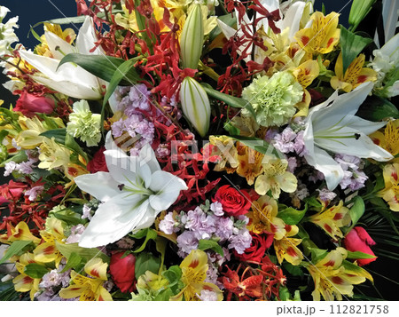 祝いの寄せ花 祝いの寄せ花 112821758