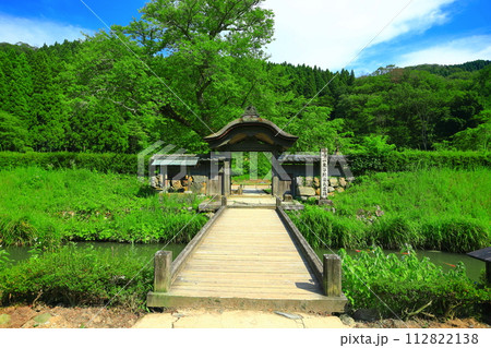 【福井県】晴天の一乗谷朝倉氏遺跡（朝倉館跡） 112822138