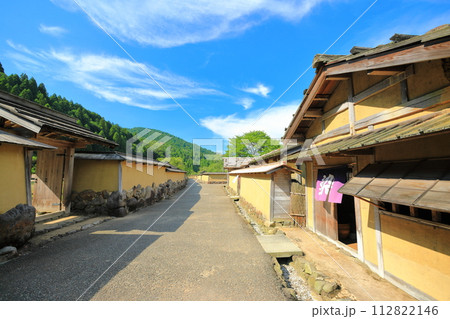 【福井県】晴天の一乗谷朝倉氏遺跡（復原町並） 112822146