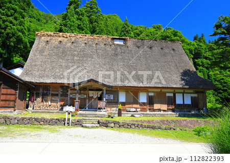 【富山県】新緑の五箇山相倉合掌集落 【富山県】新緑の五箇山相倉合掌集落 112822393