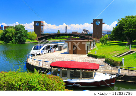 【富山県】晴天の富岩運河環水公園 【富山県】晴天の富岩運河環水公園 112822789