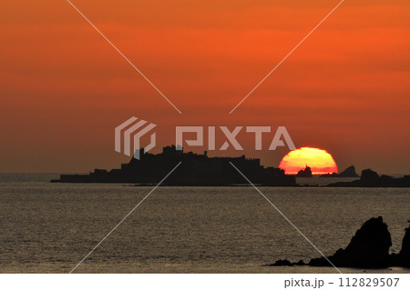 軍艦島の夕景 112829507