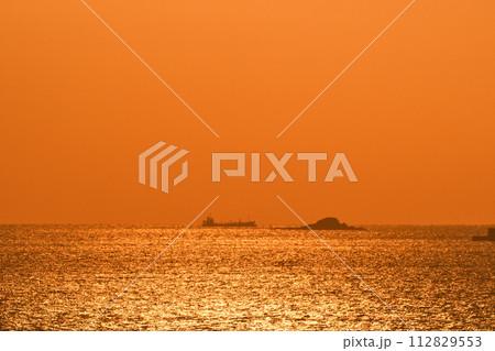 軍艦島の夕景 軍艦島の夕景 112829553