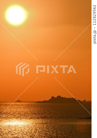 軍艦島の夕景 軍艦島の夕景 112829562