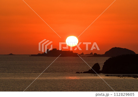 軍艦島の夕景 112829605