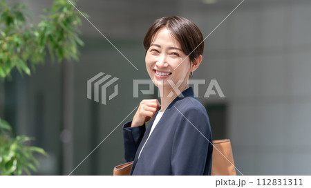 女性 ビジネス ポートレート 女性 ビジネス ポートレート 112831311