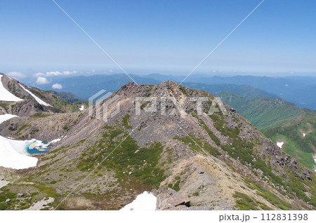 白山御前峰から見る 剣ヶ峰 白山御前峰から見る 剣ヶ峰 112831398
