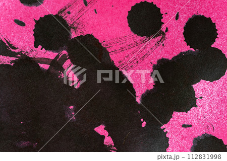 弾ける黒インク 112831998