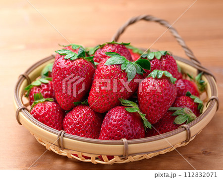 新鮮な美味しい いちご まりひめ 和歌山県産 新鮮な美味しい いちご まりひめ 和歌山県産 112832071
