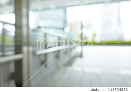 ビジネス街の背景ぼかし 112834938