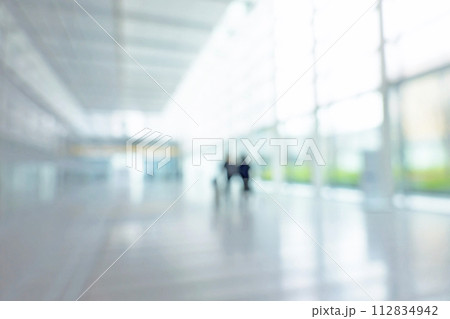 ビジネス街の背景ぼかし 112834942
