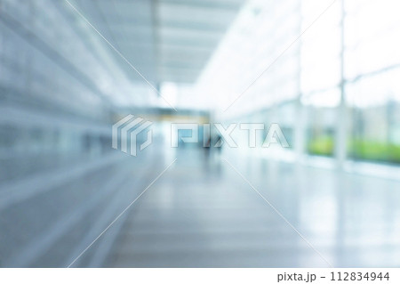 ビジネス街の背景ぼかし 112834944