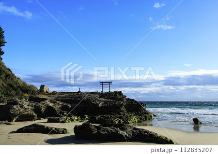 白浜の美しい海岸 112835207