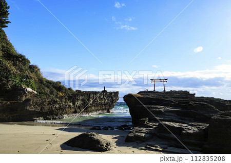 白浜の美しい海岸 112835208