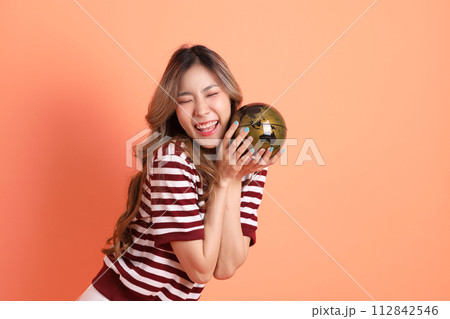 20s Asian woman 20s Asian woman 112842546