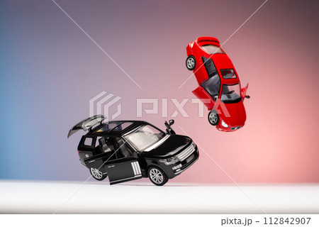 toy car accident car insurance concept toy car accident car insurance concept 112842907