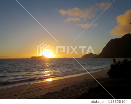 Early Morning Sunrise on Waimanalo Beach over Rabbit Island Early Morning Sunrise on Waimanalo Beach over Rabbit Island 112850164