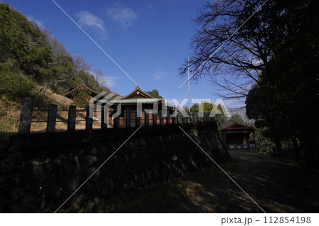 足利市 大坊山の登山口がある大山祇(おおやまずみ)神社を西側から見る 2024年2月17日 足利市 大坊山の登山口がある大山祇(おおやまずみ)神社を西側から見る 2024年2月17日 112854198