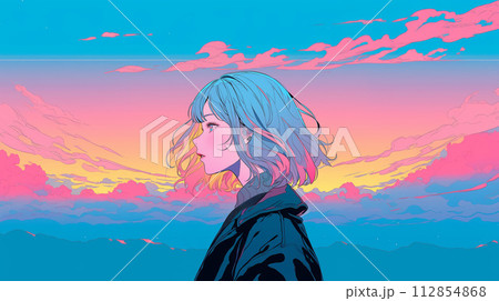 夕焼けに染まる空と女性の横顔 112854868
