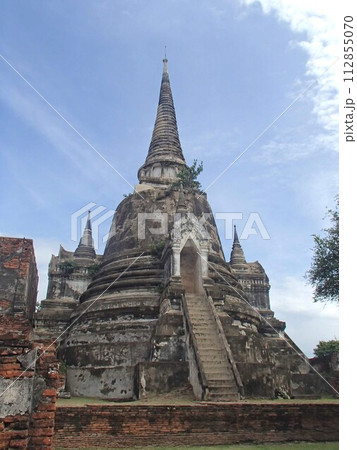 仏塔のある風景 112855070