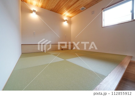 タタミのある平屋の和室　 112855912