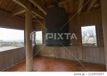 Bankoku Shinryo-no kane,The bell hang in the wooden pavilion at Shurijo castle,Okinawa,Japan 112855957