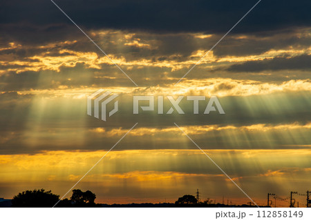 静岡県袋井市愛野 夕暮れ時の風景 静岡県袋井市愛野 夕暮れ時の風景 112858149