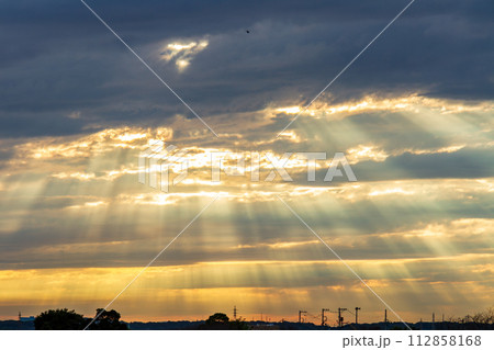静岡県袋井市愛野 夕暮れ時の風景 静岡県袋井市愛野 夕暮れ時の風景 112858168