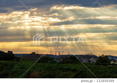 静岡県袋井市愛野 夕暮れ時の風景 静岡県袋井市愛野 夕暮れ時の風景 112858169