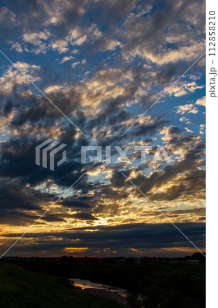 静岡県袋井市愛野 夕暮れ時の風景 静岡県袋井市愛野 夕暮れ時の風景 112858210
