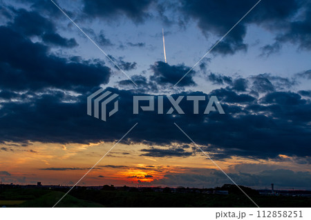 静岡県袋井市愛野 夕暮れ時の風景 静岡県袋井市愛野 夕暮れ時の風景 112858251