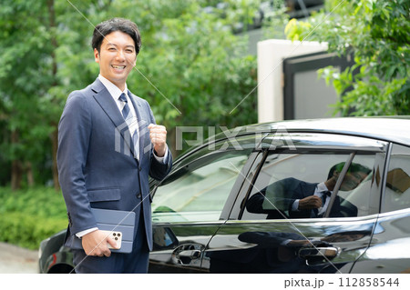 ビジネス　車　カーディーラー 112858544