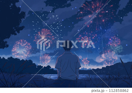 花火の夜空を見上げる男性 花火の夜空を見上げる男性 112858862