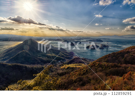 大島亀老山展望台よりの来島海峡大橋3 112859291