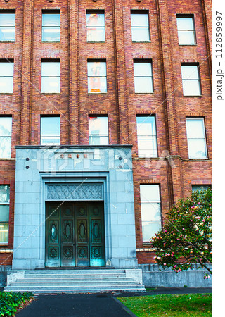 東京 市政会館の夜景 112859997