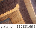 京都のまちなみ　祇園・東山エリア　清水寺　本堂　檜皮葺の軒先のズーム 112861698