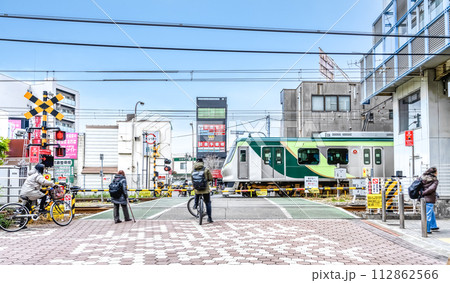 東京の都市風景　雪が谷大塚駅 112862566