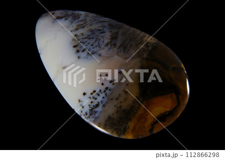 デンドリティック・アゲート 風景を宿す石 112866298