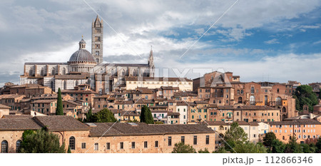 Panoramic view of the historic city of Siena and its cathedral Panoramic view of the historic city of Siena and its cathedral 112866346