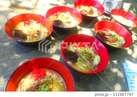 美味しそうな沖縄そば 沖縄料理 美味しそうな沖縄そば 沖縄料理 112867787