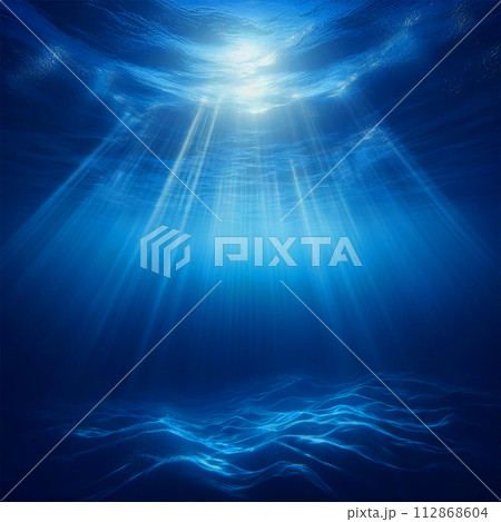 海中に差す光 112868604