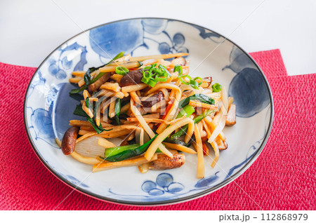 ニラと筍の中華炒め 112868979