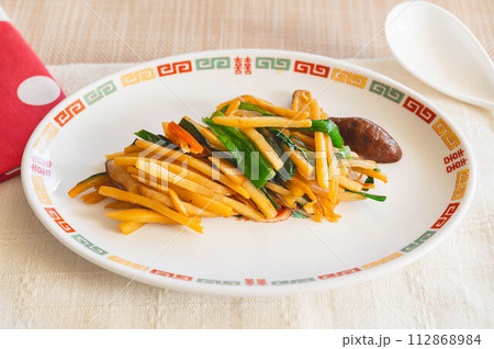 タケノコと細切り野菜の炒め物 112868984